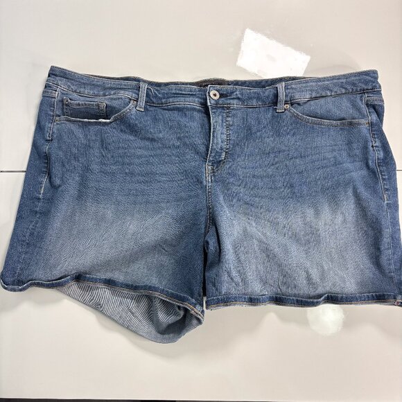 Fun and casual denim shorts from Lane Bryant, size 28 (Women’s Plus). Medium was - Picture 1 of 4